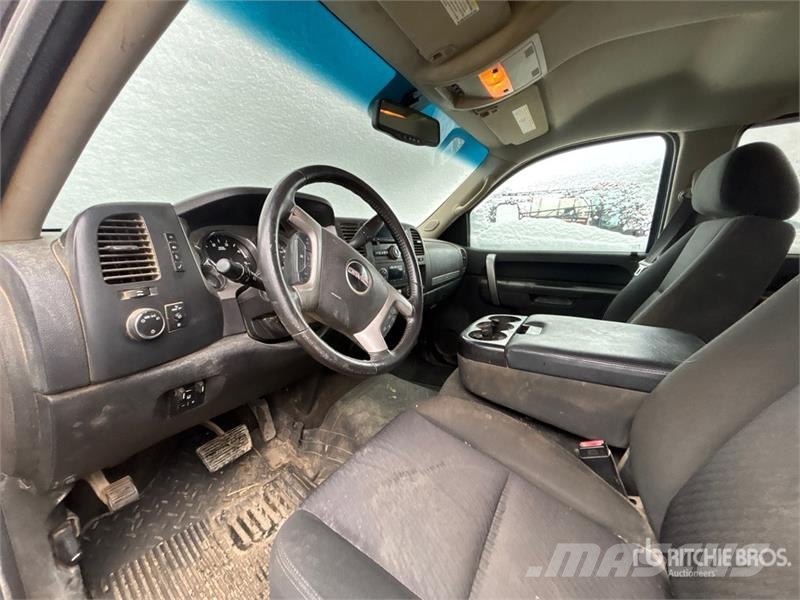 GMC Sierra 2500HD Egyéb