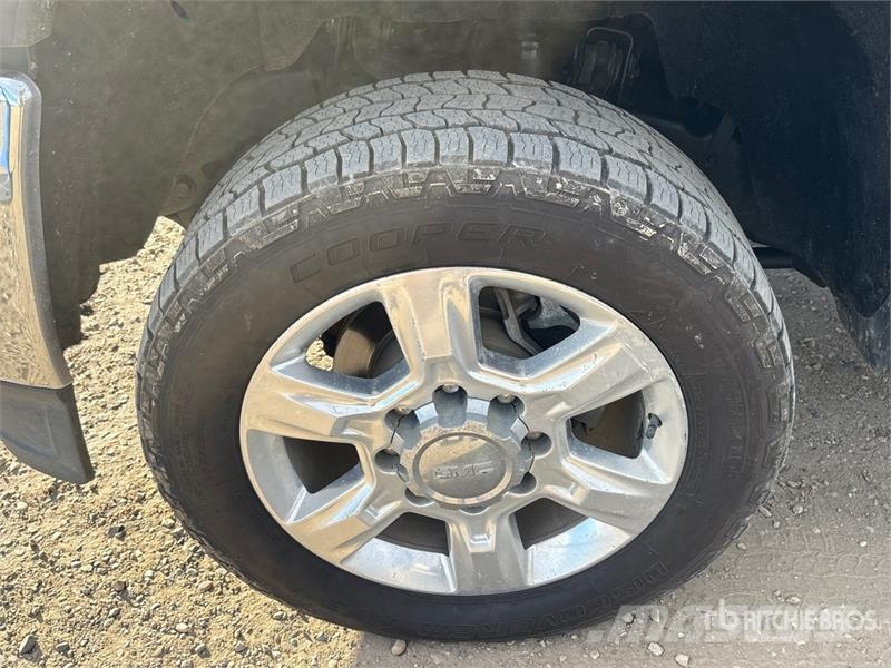 GMC Sierra 2500HD Muu