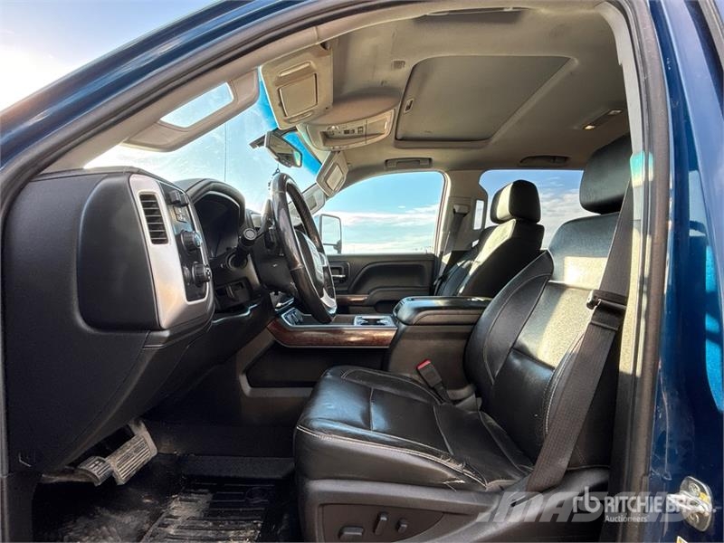 GMC Sierra 2500HD Muu