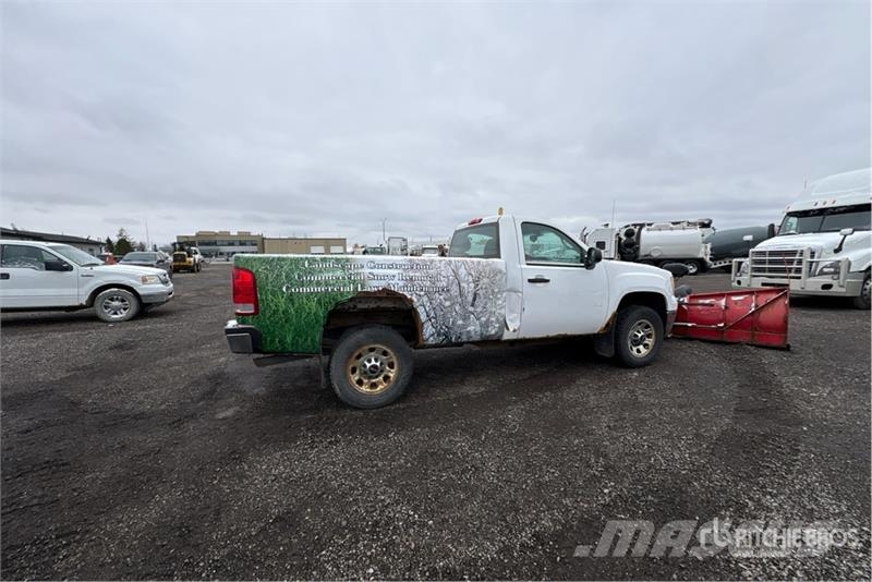 GMC Sierra 2500HD 4x4 Snow Plow Truck Közúti karbantartó haszongépek