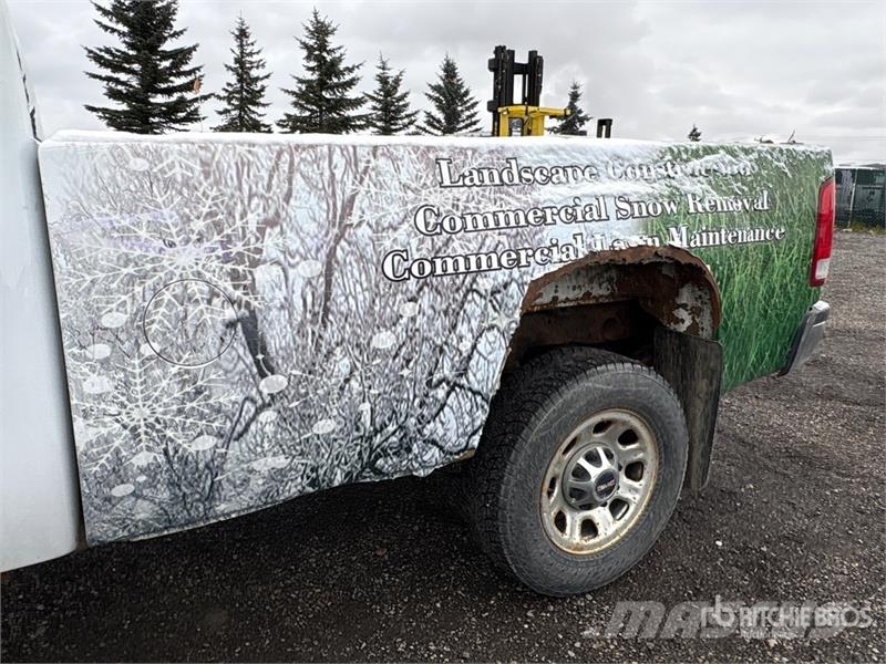 GMC Sierra 2500HD 4x4 Snow Plow Truck Közúti karbantartó haszongépek