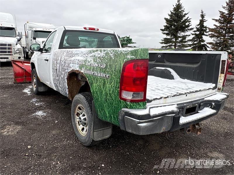 GMC Sierra 2500HD 4x4 Snow Plow Truck Közúti karbantartó haszongépek