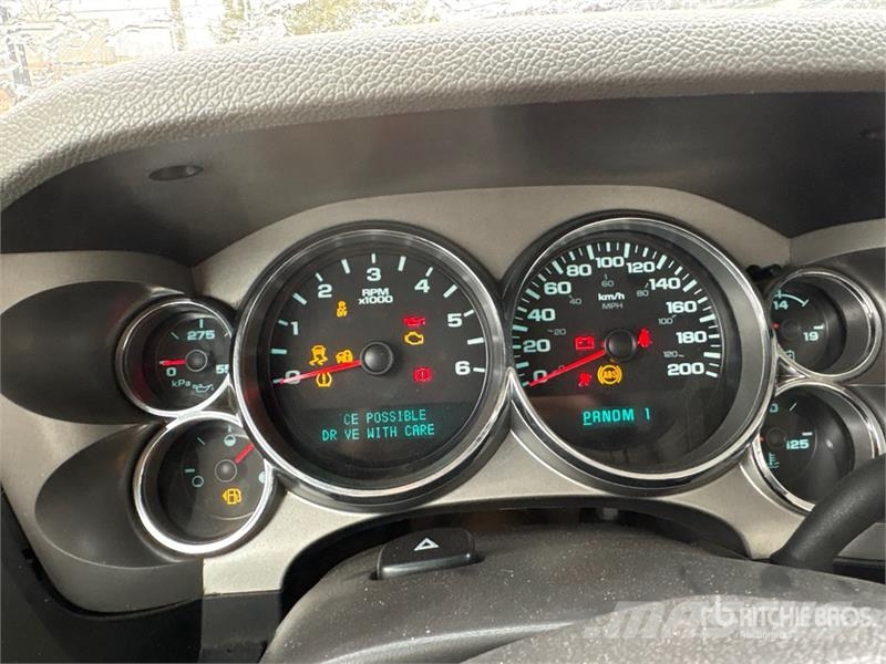 GMC Sierra 2500HD 4x4 Snow Plow Truck Közúti karbantartó haszongépek