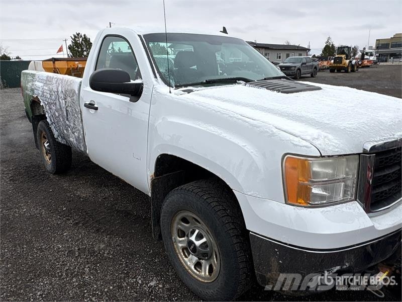 GMC Sierra 2500HD 4x4 Snow Plow Truck Közúti karbantartó haszongépek