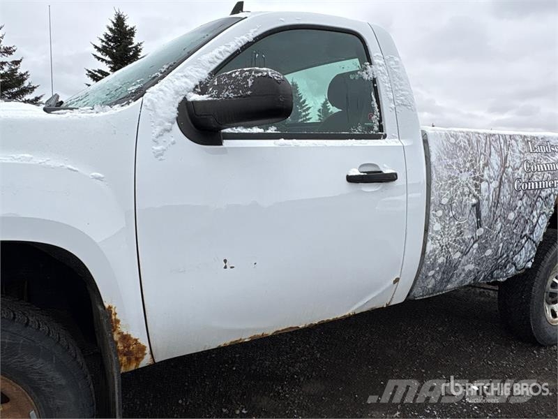GMC Sierra 2500HD 4x4 Snow Plow Truck Közúti karbantartó haszongépek