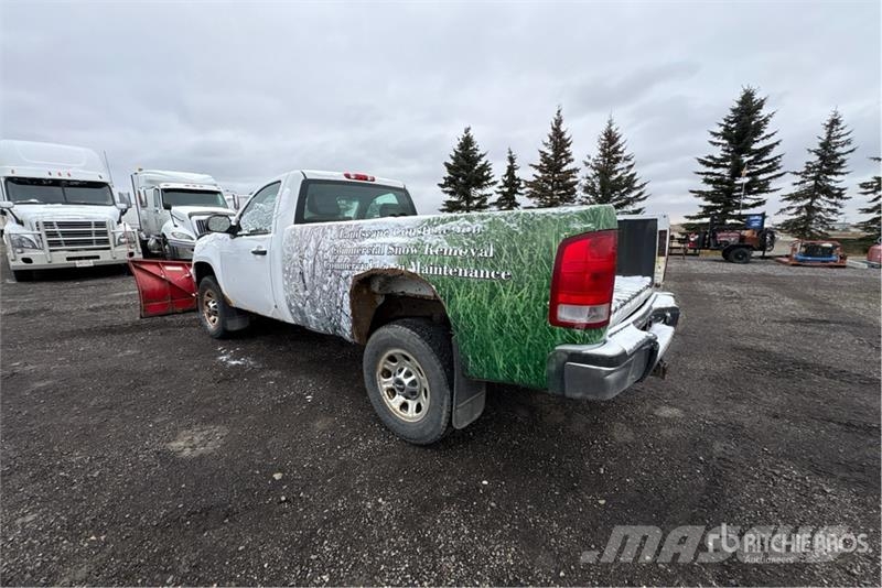 GMC Sierra 2500HD 4x4 Snow Plow Truck Közúti karbantartó haszongépek