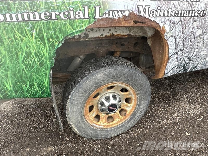 GMC Sierra 2500HD 4x4 Snow Plow Truck Közúti karbantartó haszongépek