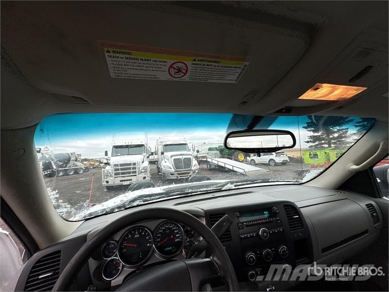 GMC Sierra 2500HD 4x4 Snow Plow Truck Közúti karbantartó haszongépek