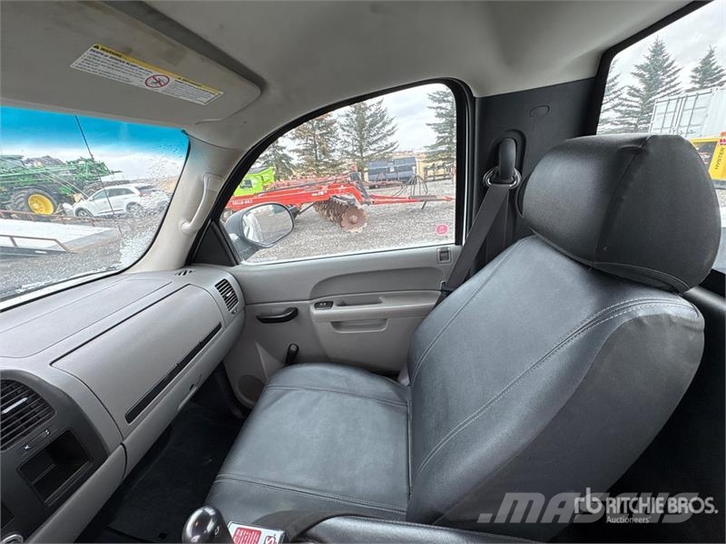 GMC Sierra 2500HD 4x4 Snow Plow Truck Közúti karbantartó haszongépek