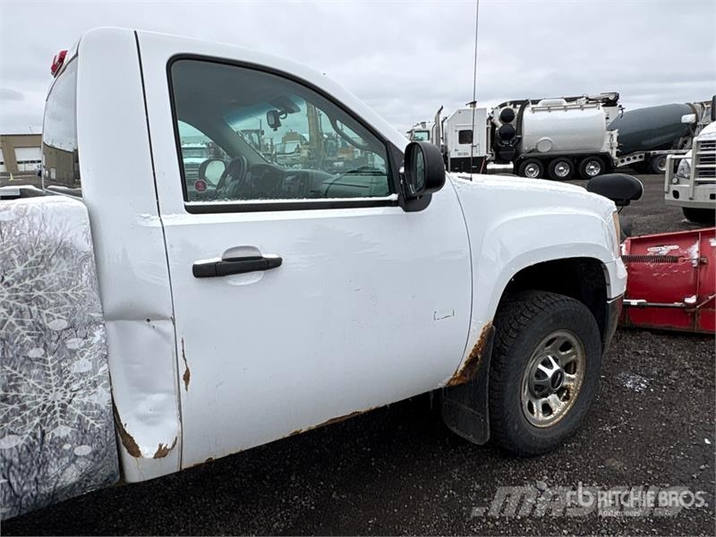 GMC Sierra 2500HD 4x4 Snow Plow Truck Közúti karbantartó haszongépek