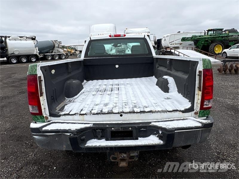 GMC Sierra 2500HD 4x4 Snow Plow Truck Közúti karbantartó haszongépek