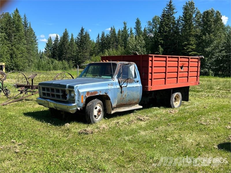 GMC Sierra 35 4x2 Grain Truck Graudu pārvadāšanas mašīnas