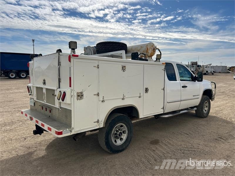 GMC Sierra 3500 Bestelwagens met open laadbak