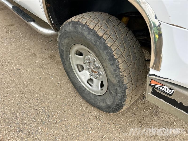 GMC Sierra 3500 Bestelwagens met open laadbak