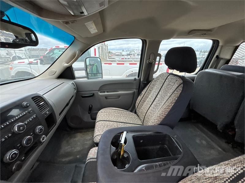 GMC Sierra 3500 플랫베드/드롭사이드 트럭