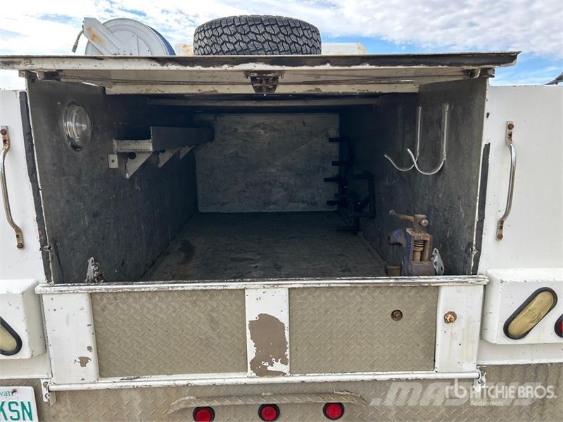 GMC Sierra 3500 Bestelwagens met open laadbak