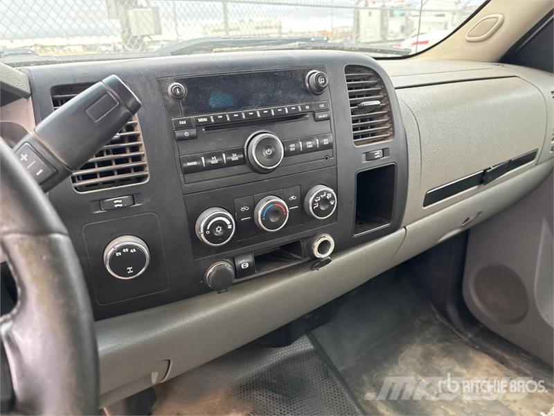 GMC Sierra 3500 플랫베드/드롭사이드 트럭