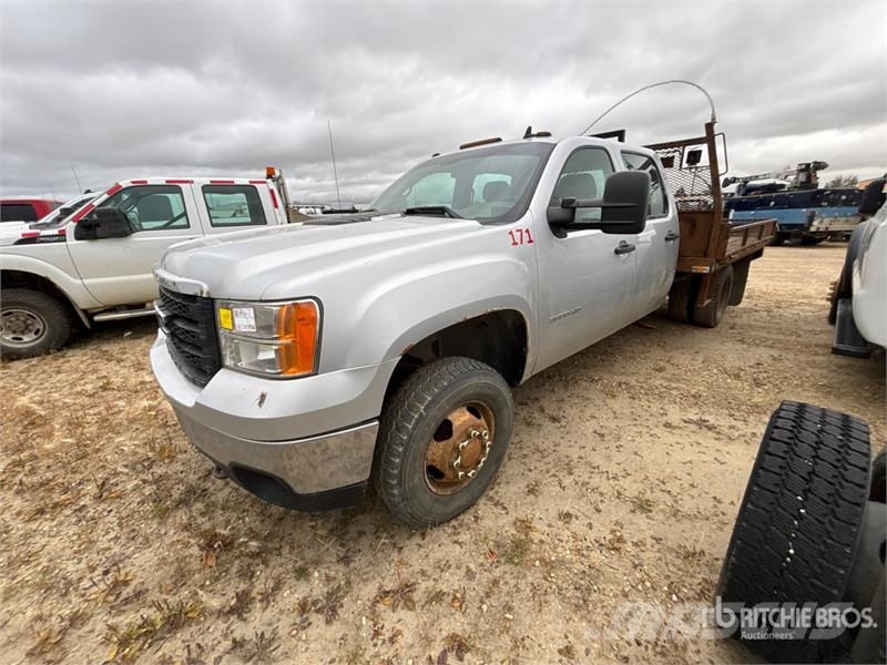 GMC Sierra 3500 플랫베드/드롭사이드 트럭