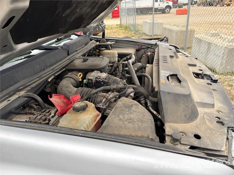 GMC Sierra 3500 플랫베드/드롭사이드 트럭