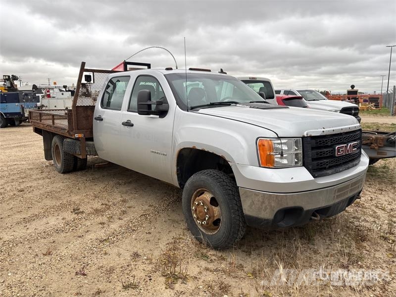 GMC Sierra 3500 플랫베드/드롭사이드 트럭