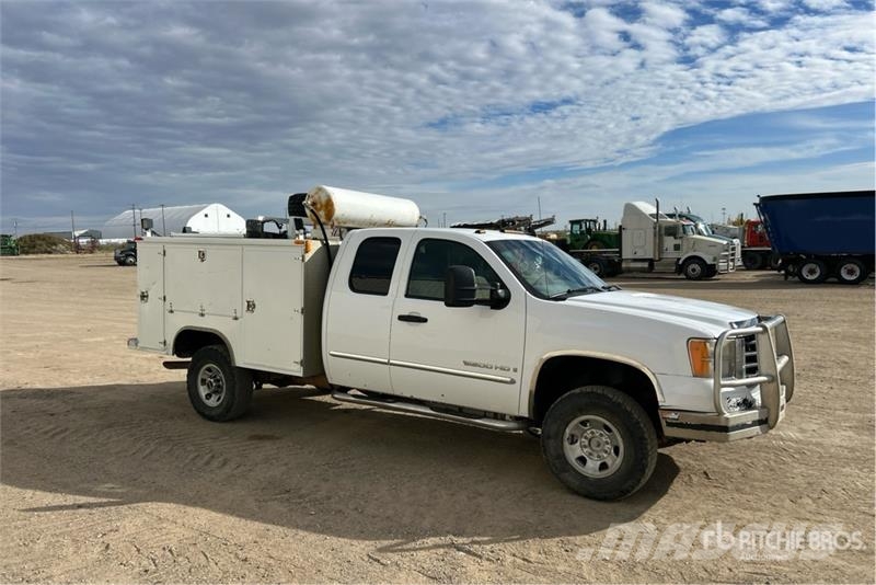 GMC Sierra 3500 Bestelwagens met open laadbak
