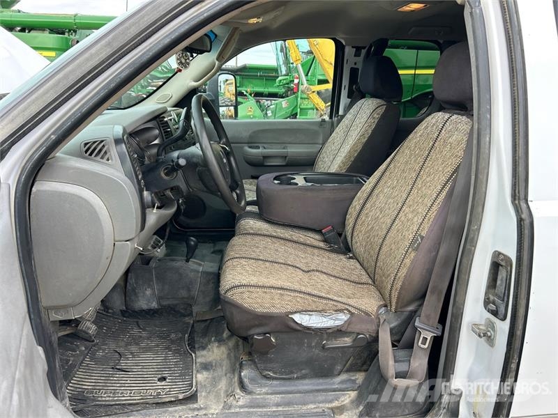 GMC Sierra 3500 Bestelwagens met open laadbak
