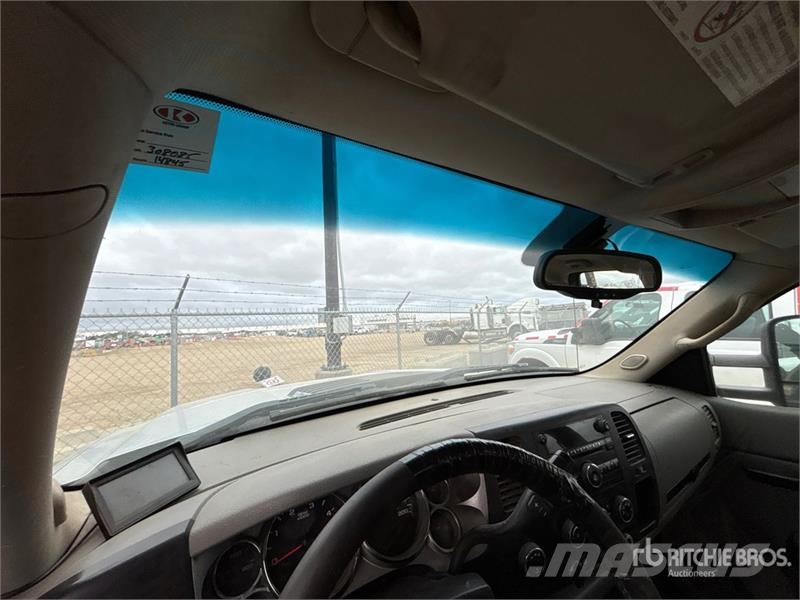 GMC Sierra 3500 플랫베드/드롭사이드 트럭