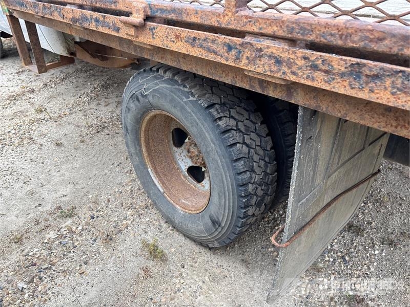 GMC Sierra 3500 플랫베드/드롭사이드 트럭