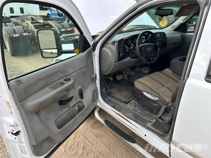 GMC Sierra 3500 Bestelwagens met open laadbak