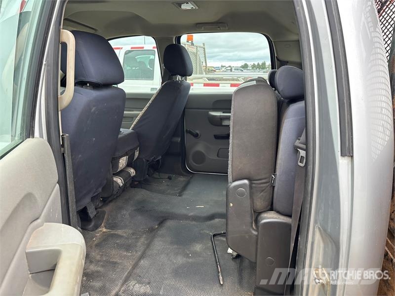 GMC Sierra 3500 플랫베드/드롭사이드 트럭