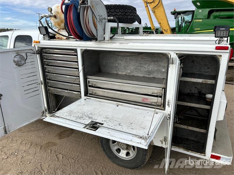 GMC Sierra 3500 Bestelwagens met open laadbak