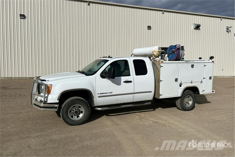 GMC Sierra 3500 Bestelwagens met open laadbak