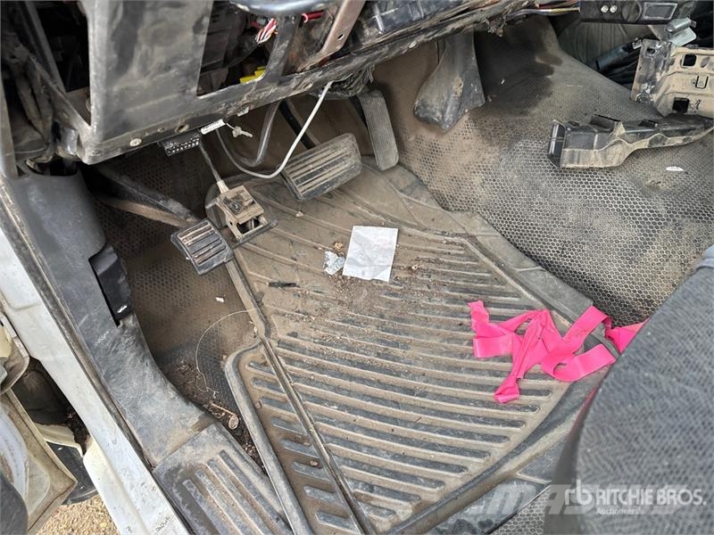 GMC Sierra 3500 4x2 Dump Truck (Inoperable) Billenő teherautók