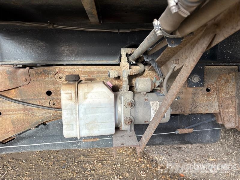 GMC Sierra 3500 4x2 Dump Truck (Inoperable) Billenő teherautók