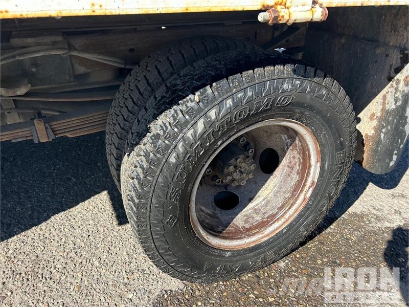 GMC Sierra 3500 4x2 Extended Cab Cab and Chassis Kabīnes un interjers