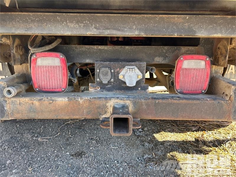 GMC Sierra 3500 4x2 Extended Cab Cab and Chassis Kabīnes un interjers