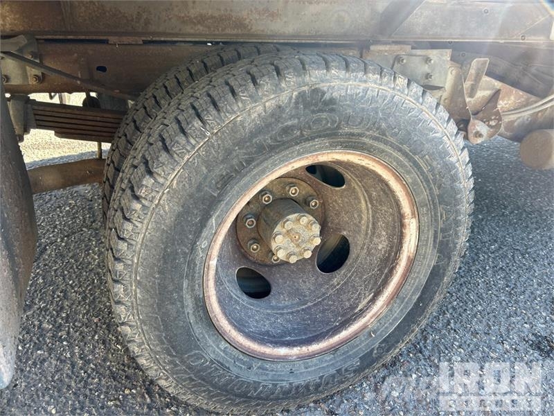 GMC Sierra 3500 4x2 Extended Cab Cab and Chassis Kabīnes un interjers