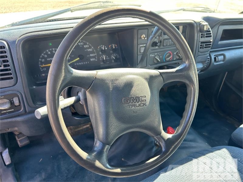 GMC Sierra 3500 4x2 Extended Cab Cab and Chassis Kabīnes un interjers