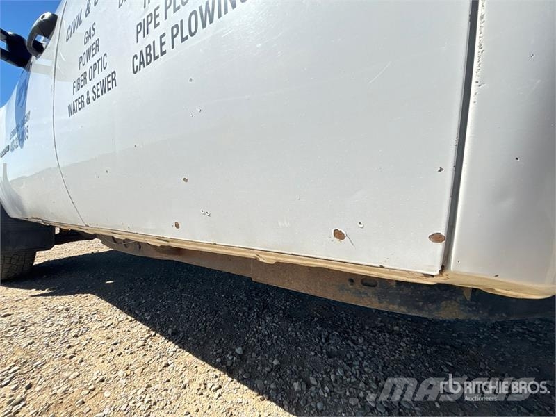 GMC Sierra 3500 4x4 Crew Cab Flatbed Truck Platte bakwagens