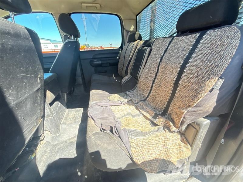 GMC Sierra 3500 4x4 Crew Cab Flatbed Truck Platte bakwagens