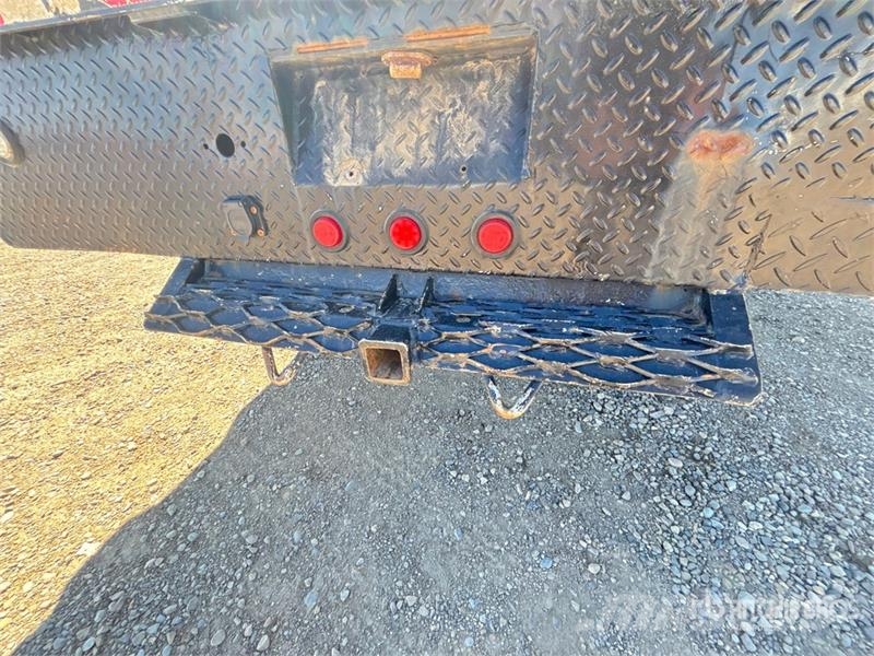 GMC Sierra 3500 4x4 Crew Cab Flatbed Truck Platte bakwagens