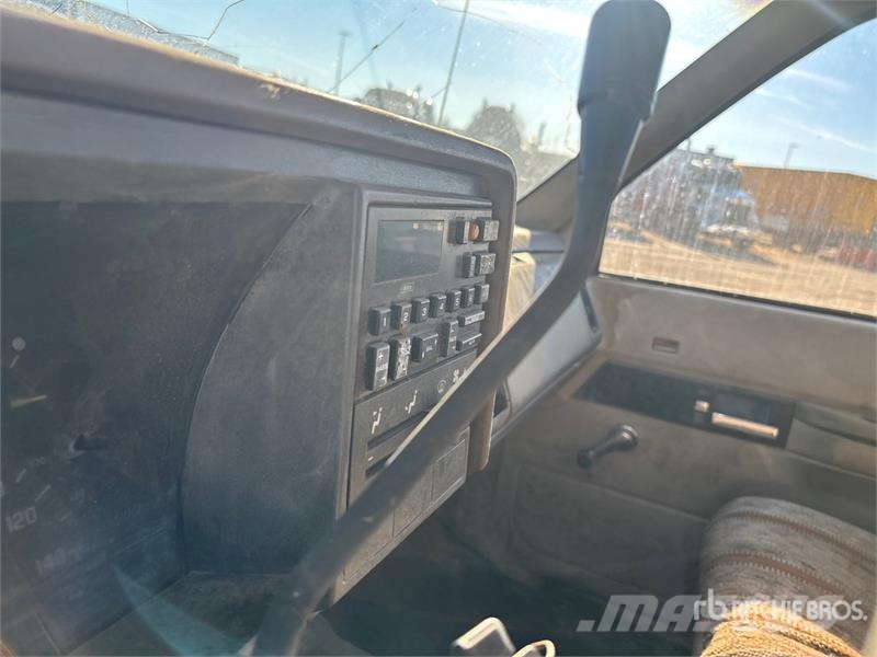 GMC Sierra 3500 SL 4x2 Utility Truck (Inoperable) Pick up/Platou