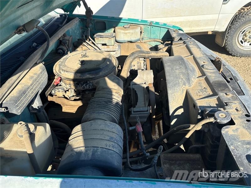 GMC Sierra 3500 SL 4x2 Utility Truck (Inoperable) Pick up/Platou