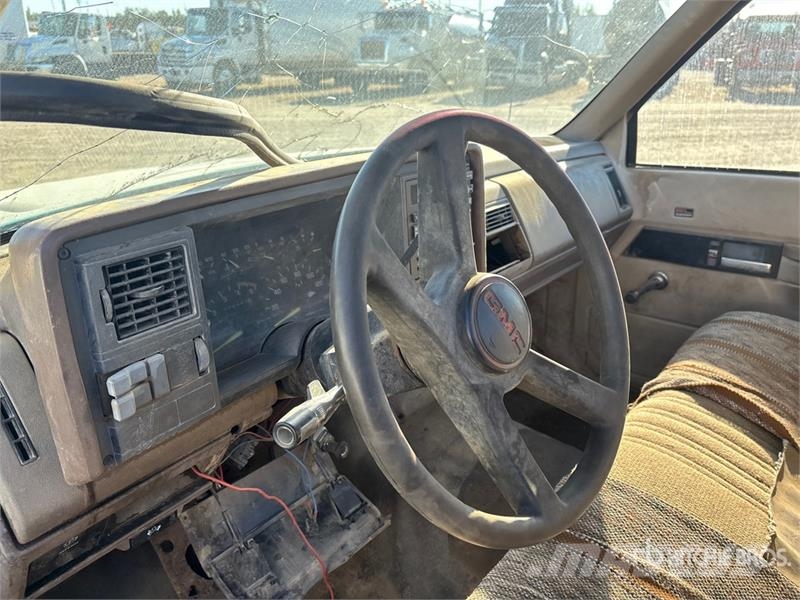 GMC Sierra 3500 SL 4x2 Utility Truck (Inoperable) Pick up/Platou