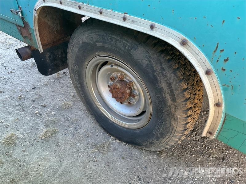 GMC Sierra 3500 SL 4x2 Utility Truck (Inoperable) Pick up/Platou