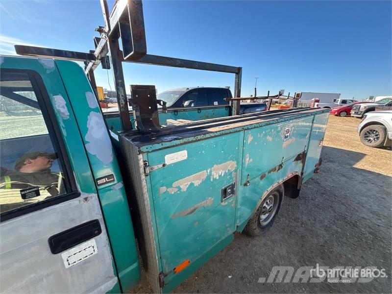 GMC Sierra 3500 SL 4x2 Utility Truck (Inoperable) Pick up/Platou
