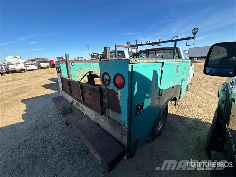 GMC Sierra 3500 SL 4x2 Utility Truck (Inoperable) Pick up/Platou