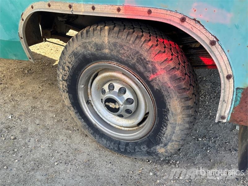 GMC Sierra 3500 SL 4x2 Utility Truck (Inoperable) Pick up/Platou