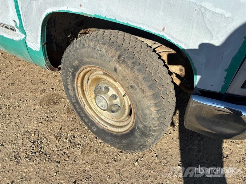 GMC Sierra 3500 SL 4x2 Utility Truck (Inoperable) Pick up/Platou