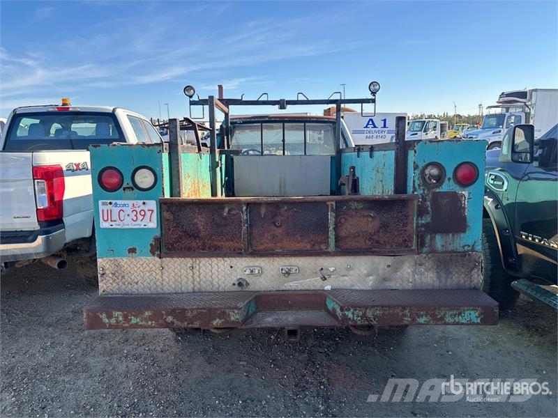 GMC Sierra 3500 SL 4x2 Utility Truck (Inoperable) Pick up/Platou